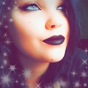 Meet your Posher, Brittney